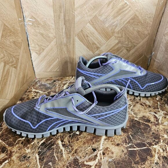 Reebok women's Realflex running  gray shoe size 11.   440 - Picture 2 of 10